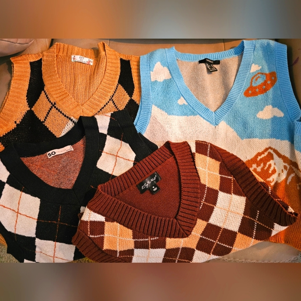 4!!! Women's/Teen's sz Medium crop Sweater Vests
